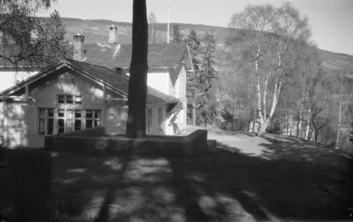 Vonheim, Follebu ved Per Bø bautaen.