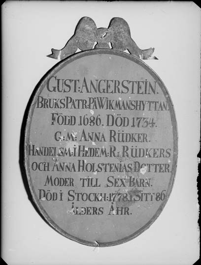 Minnestavla över brukspatron Gust. Angerstein, Västerås Domkyrka.