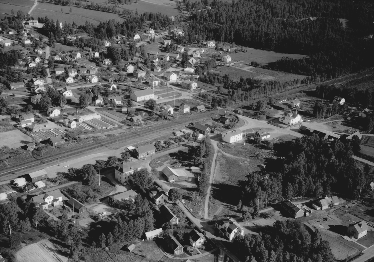 Flygfoto över Frinnaryd i Anneby kommun, Jönköpings län. Nr: 698/1961