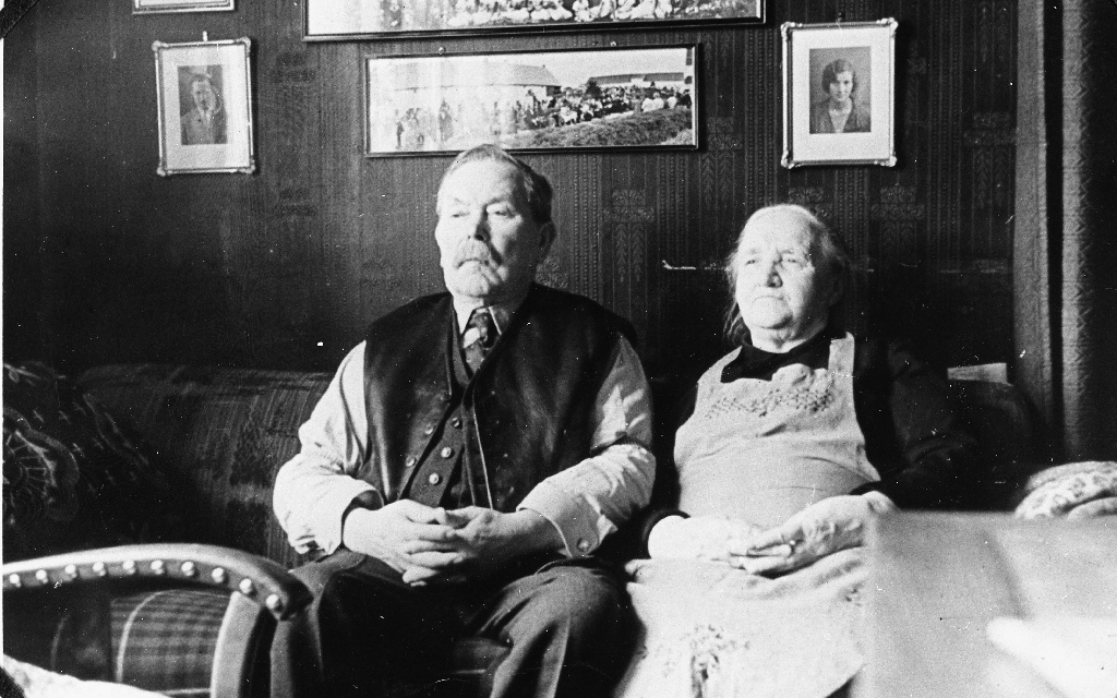 Ole Gabriel Kverneland (1854 - 1941) og kona Anna Malena f. Aasland (1863 - 1946)