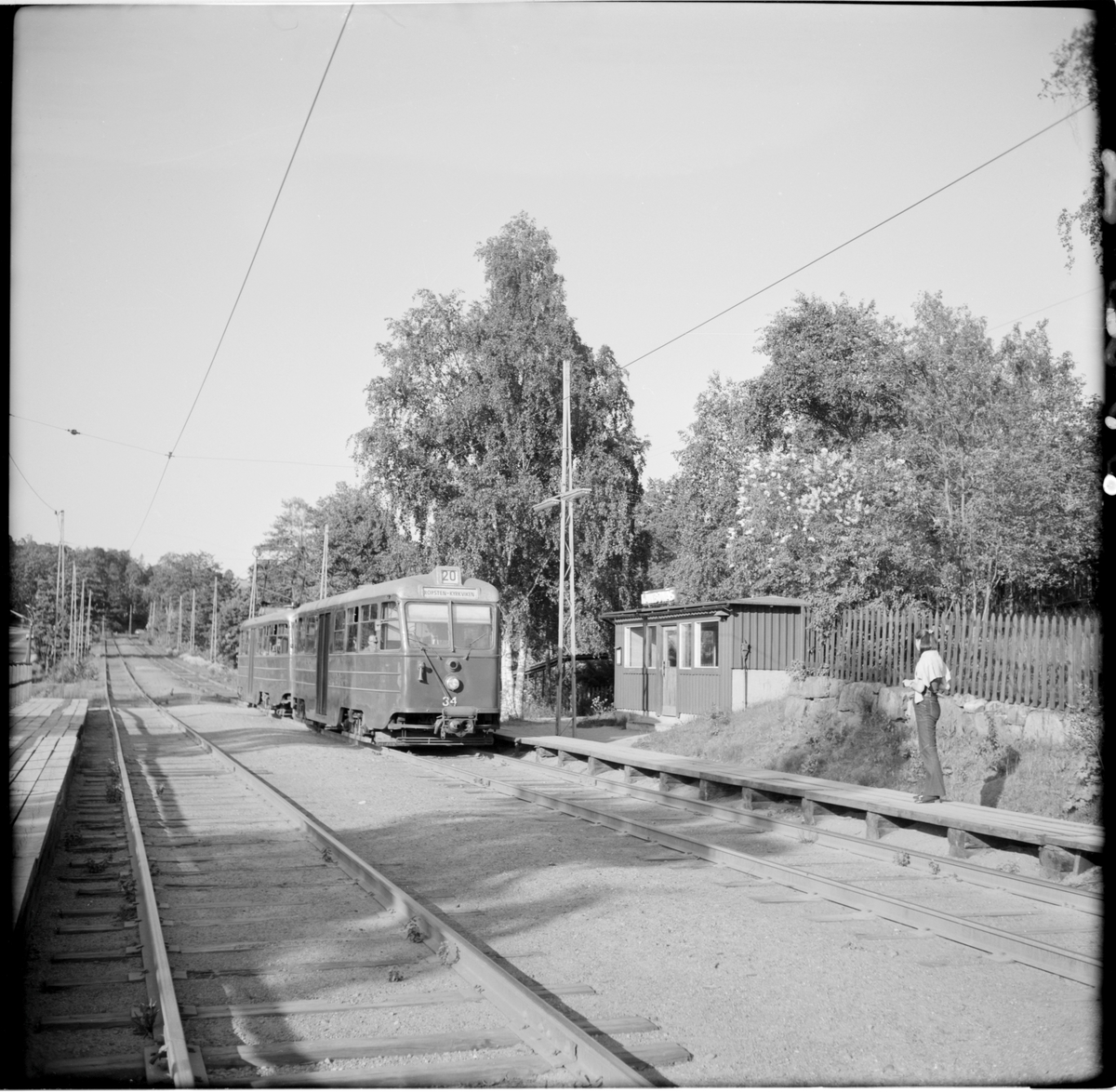 Lidingö Trafik Aktiebolag, LiB B24(A) 34 "ängbyvagn" linje 20 Ropsten - Kyrkviken hållplats Källbonäs.