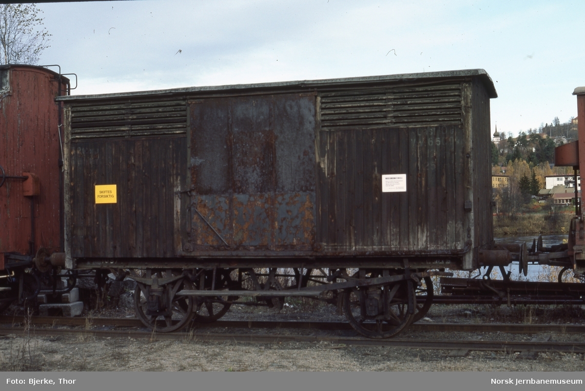 Hensatt, utrangert godsvogn litra G1 nr. 1097 på Kongsvinger stasjon. Vognen er senere restaurert og inngår i Norsk jernbanemuseums karettog.