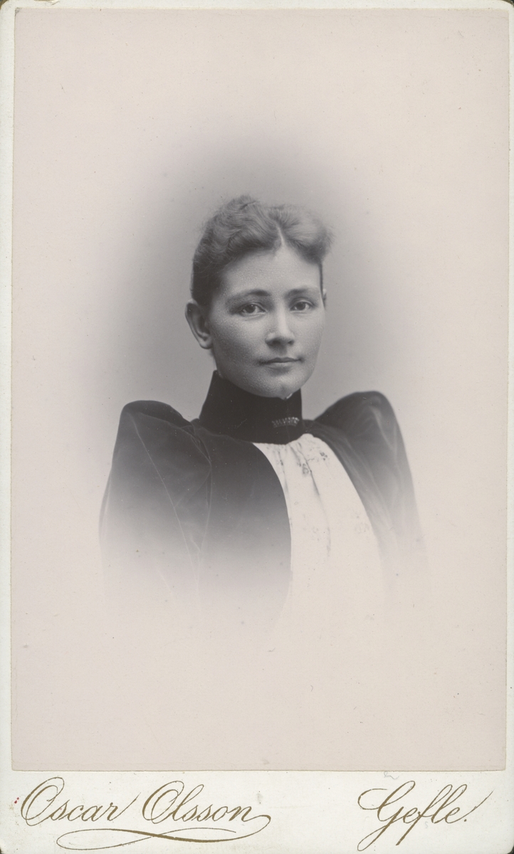 Lydia Hector, 1892.