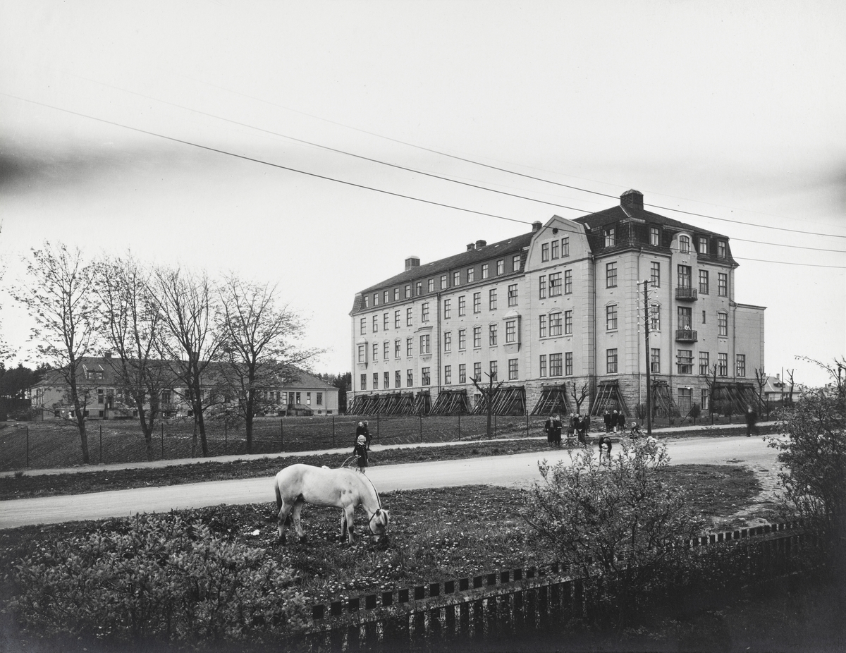 Karmsundgata sett mot vest, ca 1945.