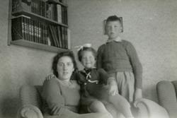 Gerd Inger Marki med barn.