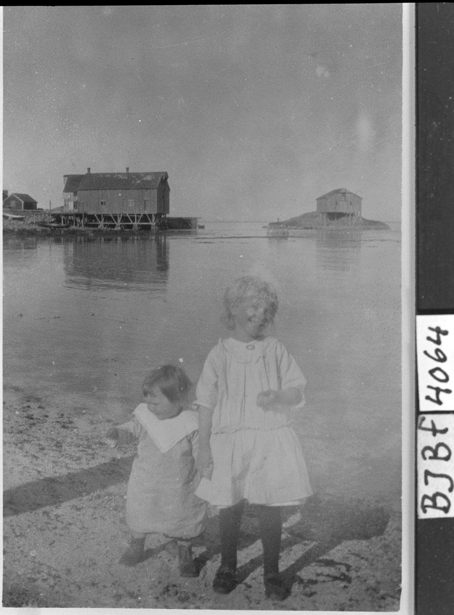 Barn i strandkanten, Uthaug, Ørlandet