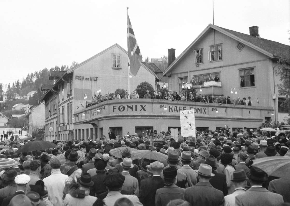 Fønix-hjørnet, 17.mai 1945