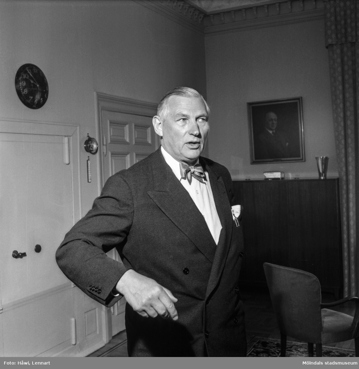 Bankdirektör Marcus Wallenberg på pappersbruket Papyrus i Mölndal, 15/6 1955.