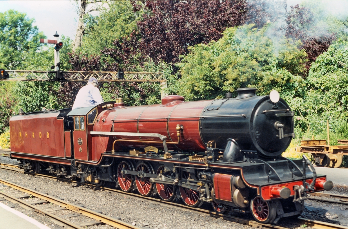 Romney Hythe & Dymchurch Railway Hercules i Hythe, England