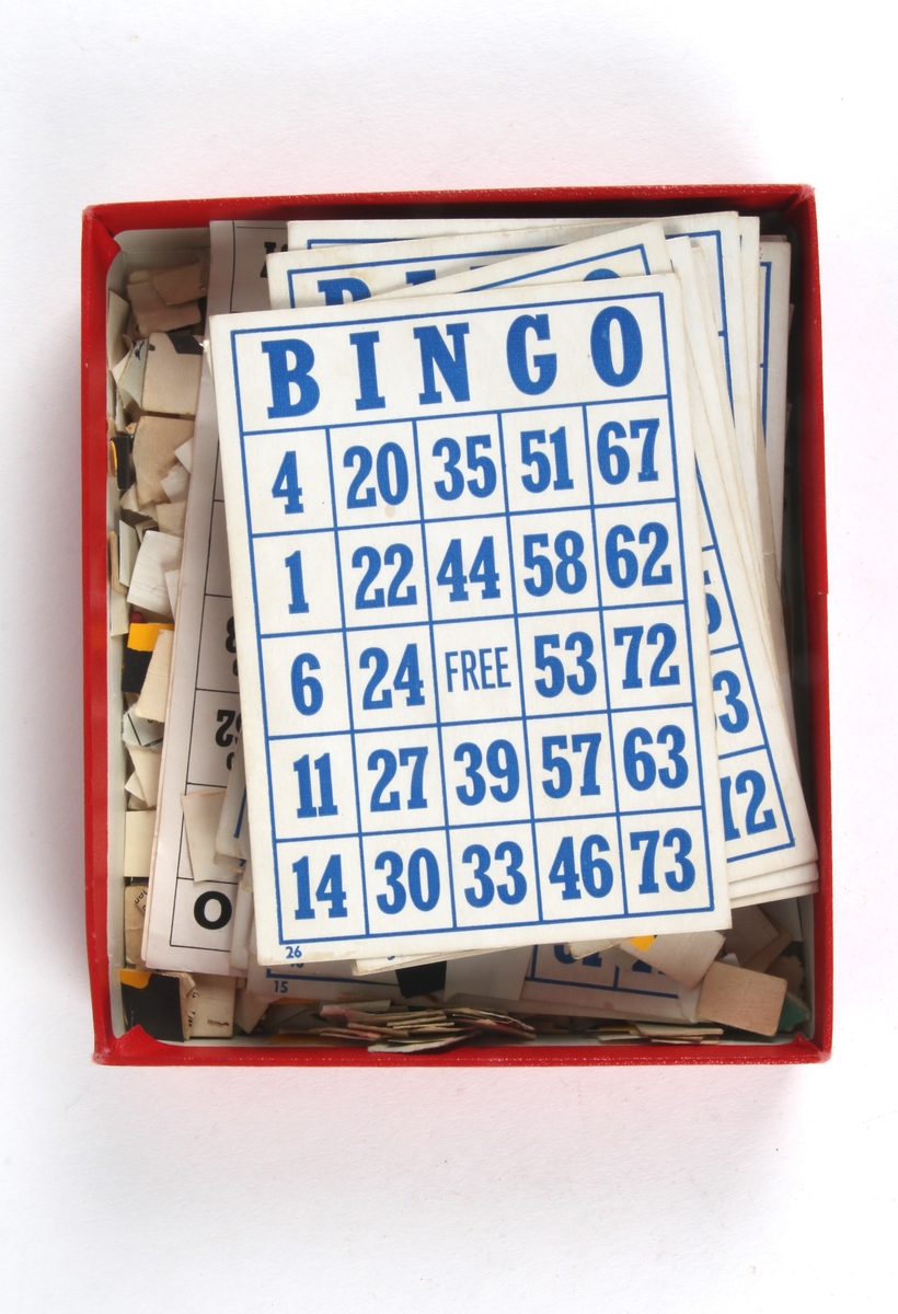 Bingospill i eske, består av en rekke deler.