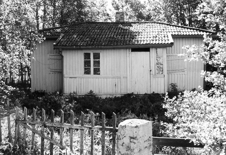 The house of Jenny Emilie Pettersen («Milla») in Våler, Solør 13th of june 2001, before restoration.