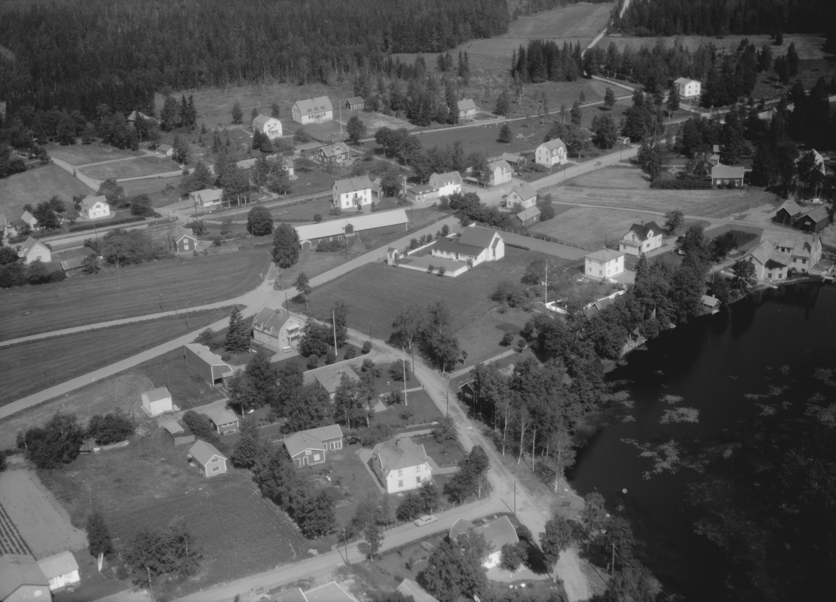 Flygfoto över Fredriksdal i Nässjö kommun, Jönköpings län. 1254/1966