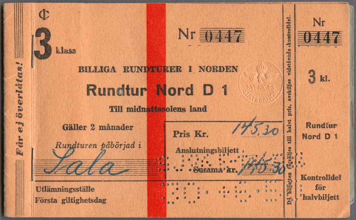 Häfte med 3:e klass rundtursbiljetter "BILLIGA RUNDTURER I NORDEN Rundtur Nord D1 Till midnattsolens land". Biljetternas giltighetstid är två månader och priset var 145.30 kronor. Rundturen påbörjades i Sala. Inuti biljetthäftet finns en bussbiljett med norsk text på sträckan Bodö-Lönsdal. Det finns även en biljett i 3:e klass på sträckan Charlottenberg gränsen-Stockholm C över Laxå Kil-Ludvika. En av sidorna har plats för att anteckna när resgods skrivs in samt uppehåll. En stämpel om uppehåll vid Flen under framresa den 24/7 finns.