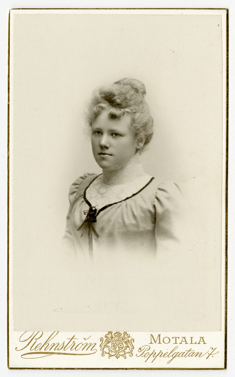 Porträtt av okänd kvinna med efternamnet Blad.