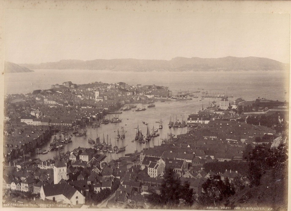 Utsikt fra Fløifjellet mot Vågen i Bergen