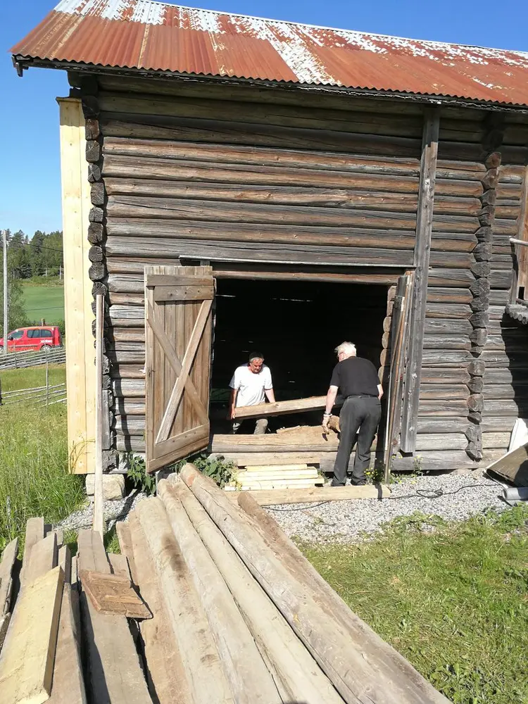 Dugnad med stallåven på Eidskog