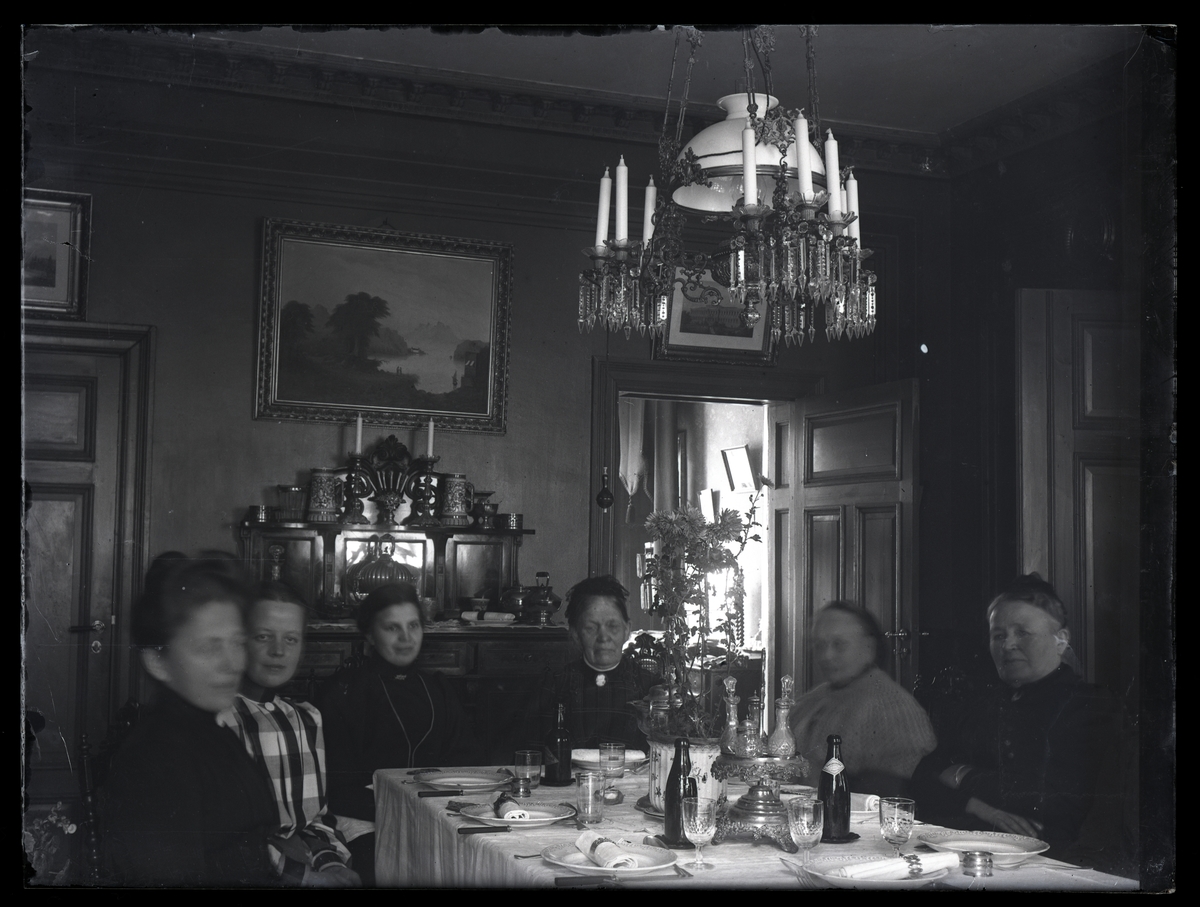 Middagssällskap, 1910. Lillhärad socken.