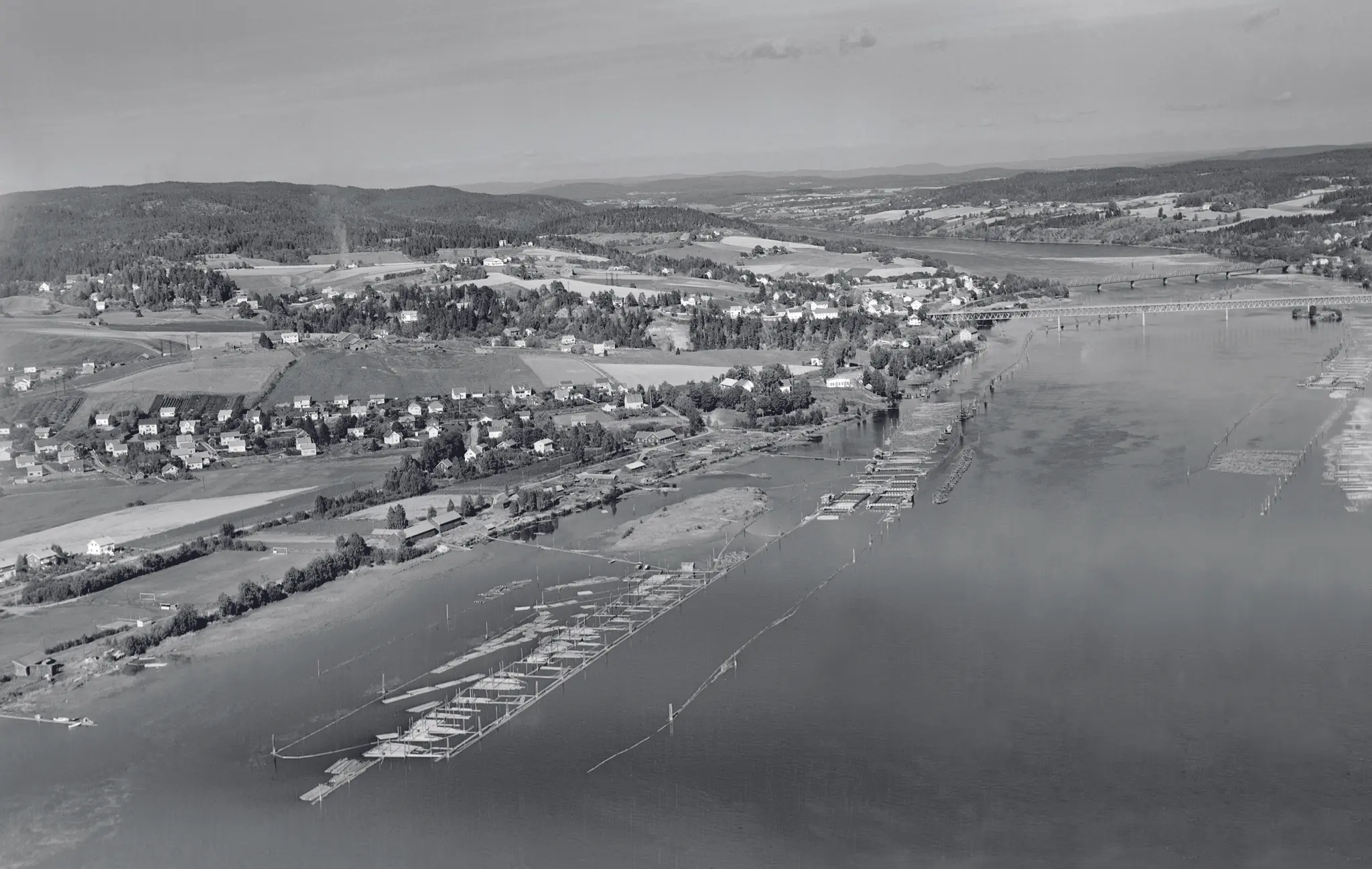 Fetsund lenser 1961. Foto: Widerøe/MiA - Museene i Akershus