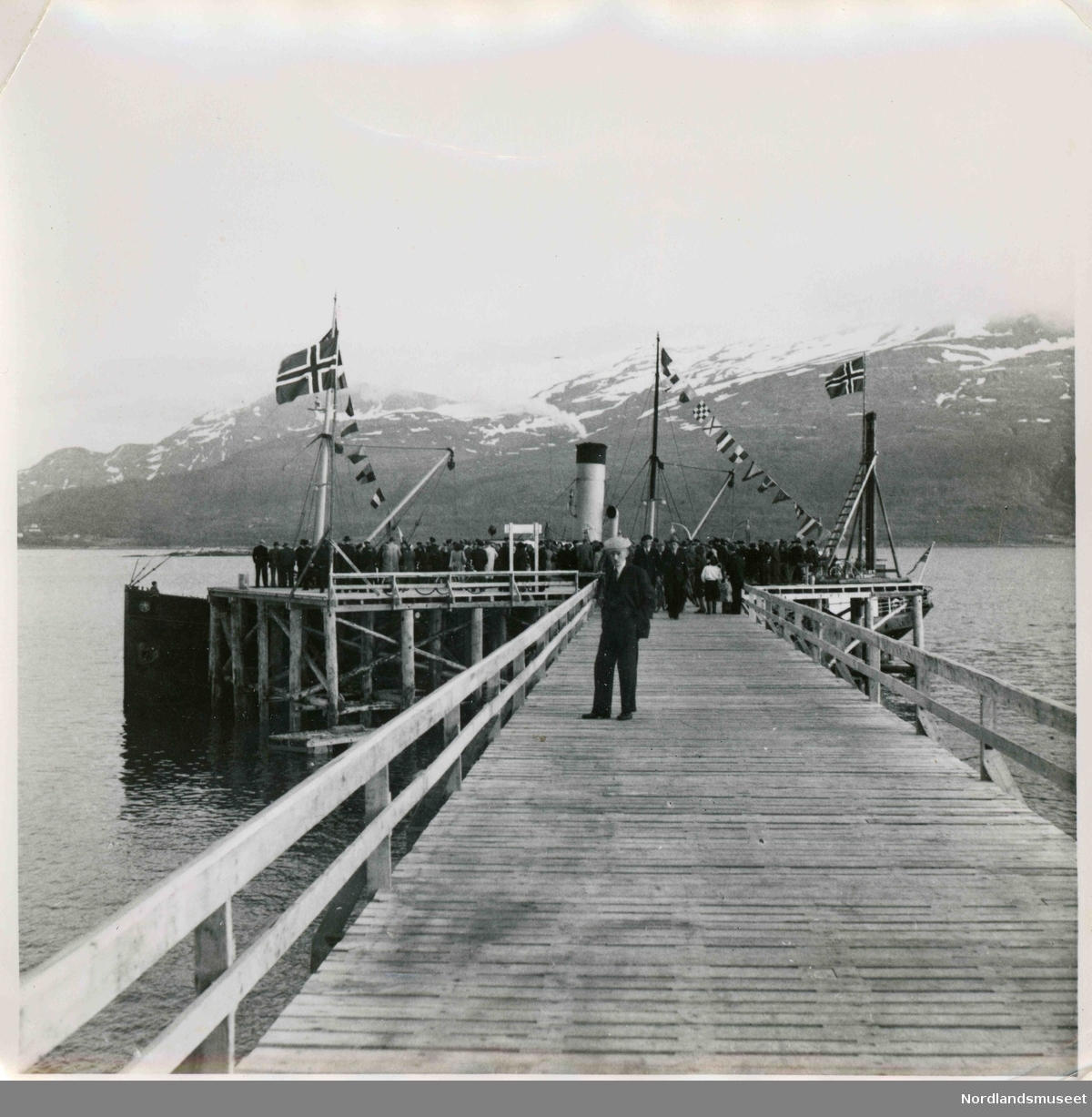 Åpning av dampskipskai på Myklebostad (Leinesfjord) ca. 1949.