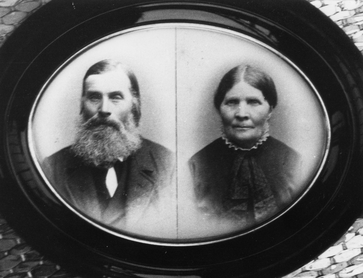 Reprobilde av eldre ektepar - John Hågensen med frue Marie