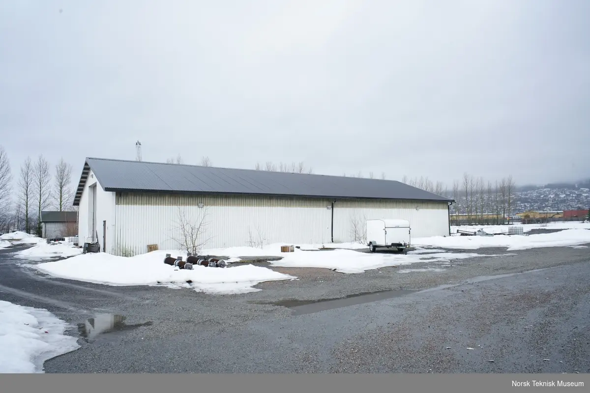Bilde 154: Lagerskur i utkanten av industriområdet på Brakerøya