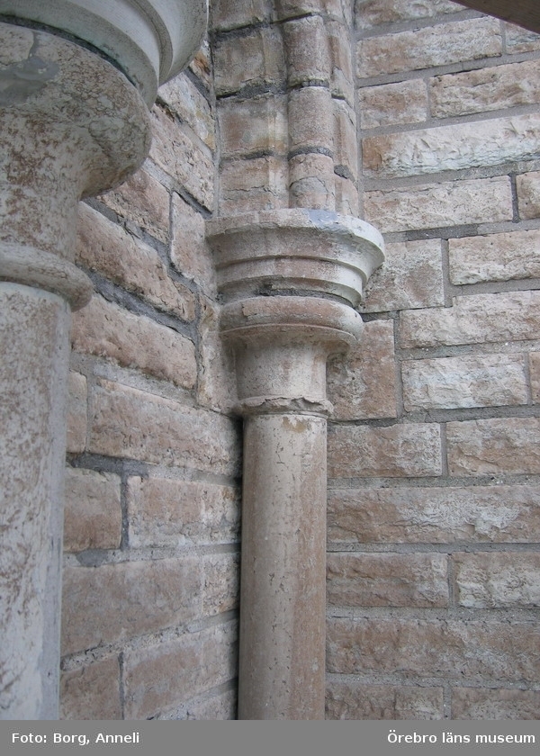 Renoveringsarbeten av tornfasader på Olaus Petri kyrka (Olaus Petri församling).Östra tornet, före åtgärder.Dnr: 2008.230.065