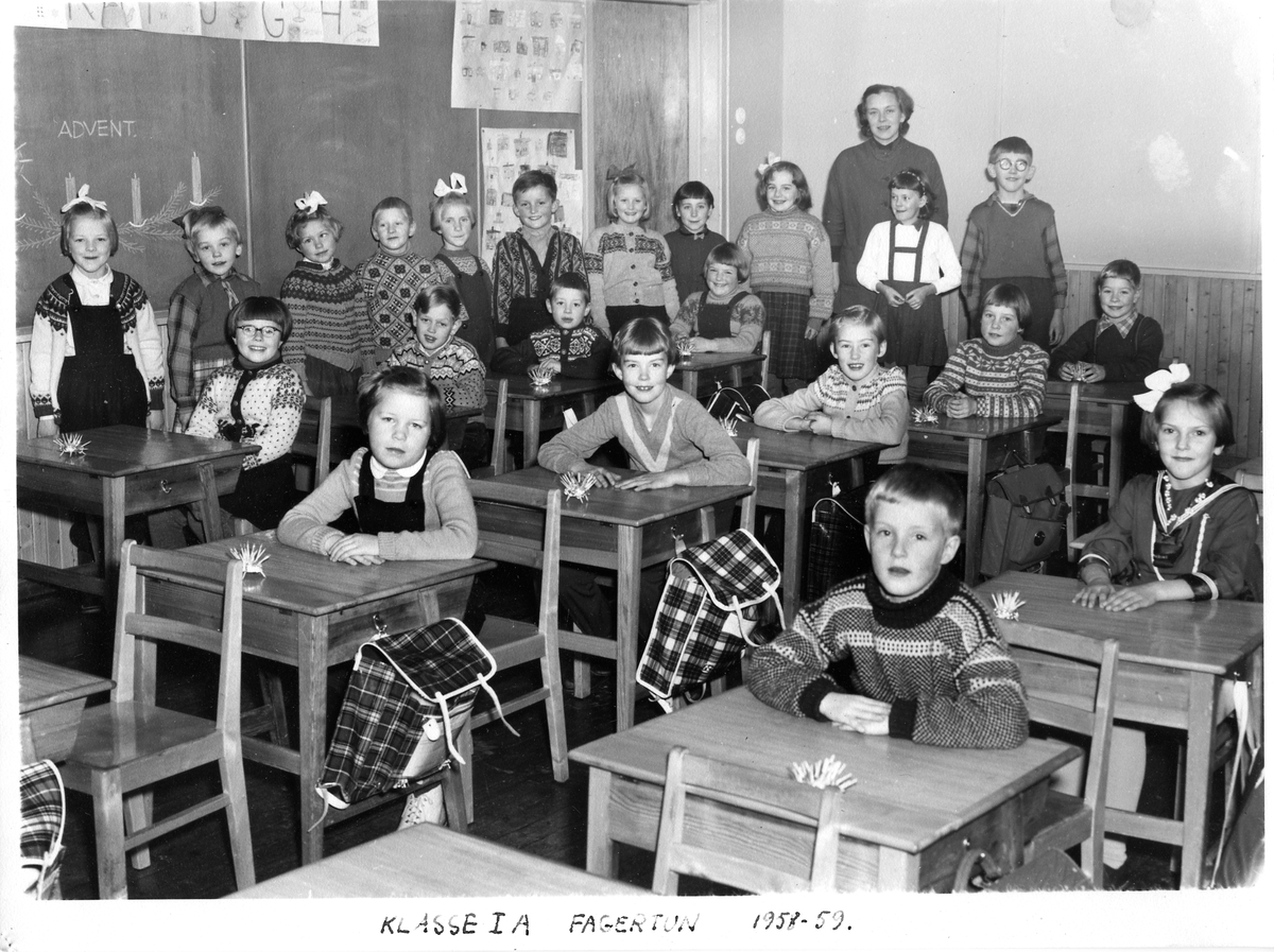 Klasse 1A Fagertun skole høsten 1958-59