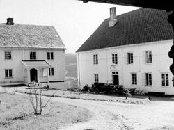 A/B: Wålen Gård og Pensionat, Østre Gausdal. Ent. Elstad, Ri