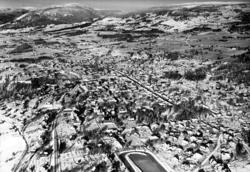 Flyfoto, Lillehammer by, idrettsplassen, mot Nordre Ål, Balb