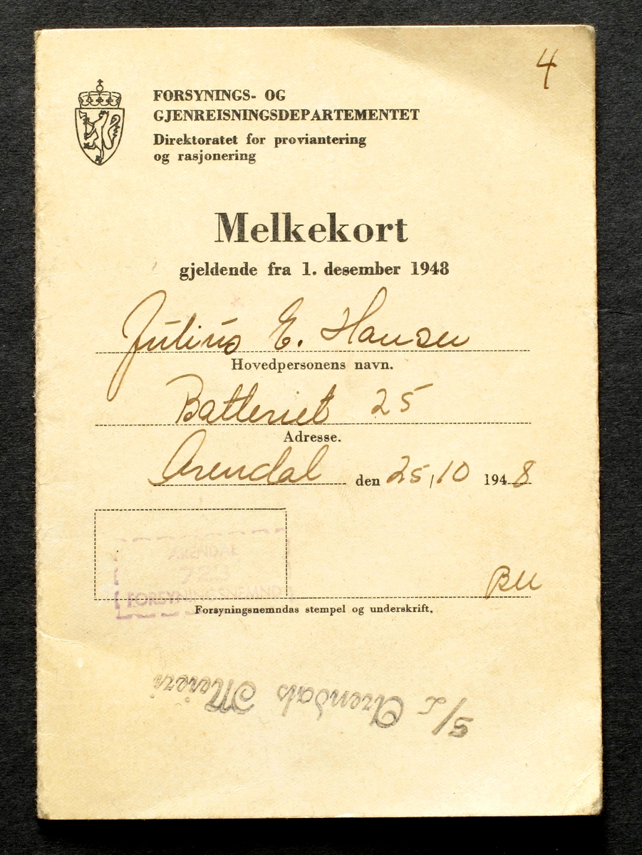 Melkekort.  Grått   kartongpapir.  Gjeldende fra 1. desember 1948.  Stemplet med blått:   Arendals Meieri. Kunde nr. 867.  Få avmerkinger for kjøp.