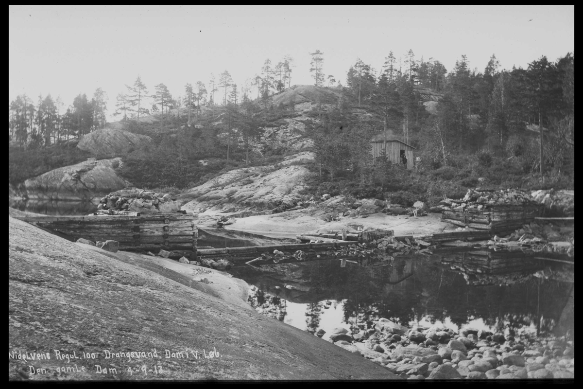Arendal Fossekompani i begynnelsen av 1900-tallet
CD merket 0446, Bilde: 23
Sted: Drangsvann dam
Beskrivelse: Regulering 