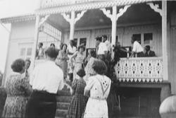 Familien Evensen samles for første gang etter krigen i augus