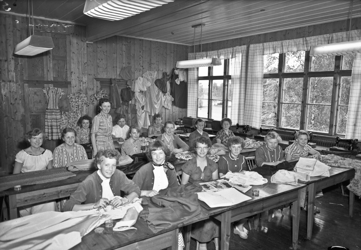 Bjerkely ungdomsskole 1955.