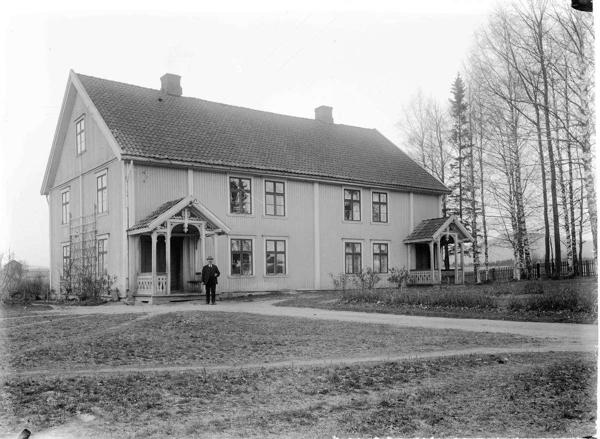 Gården Bjerke, Midtre - E Røsrud