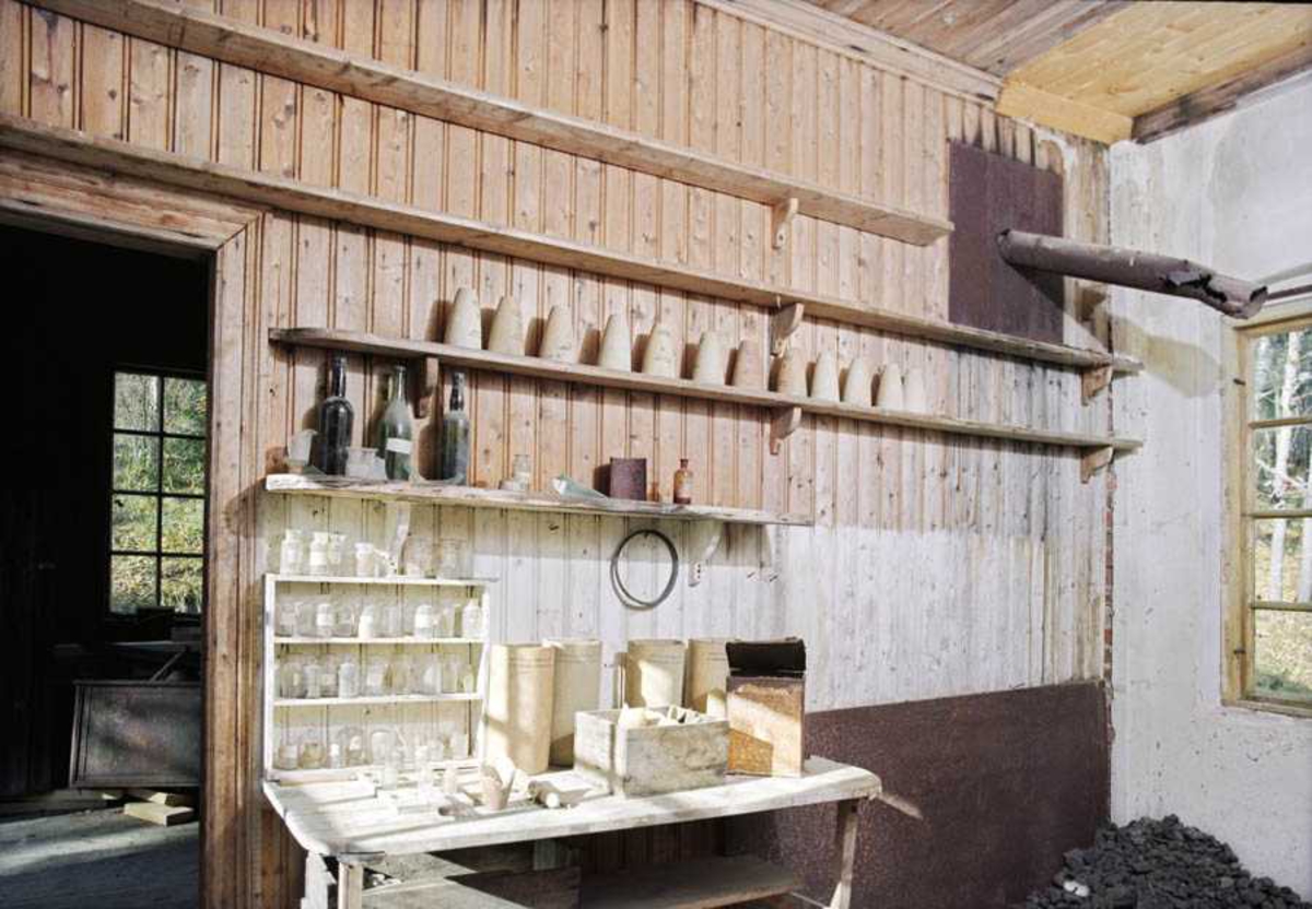 Serien viser 9 ulike motiv fra Gullverket på Eidsvoll.