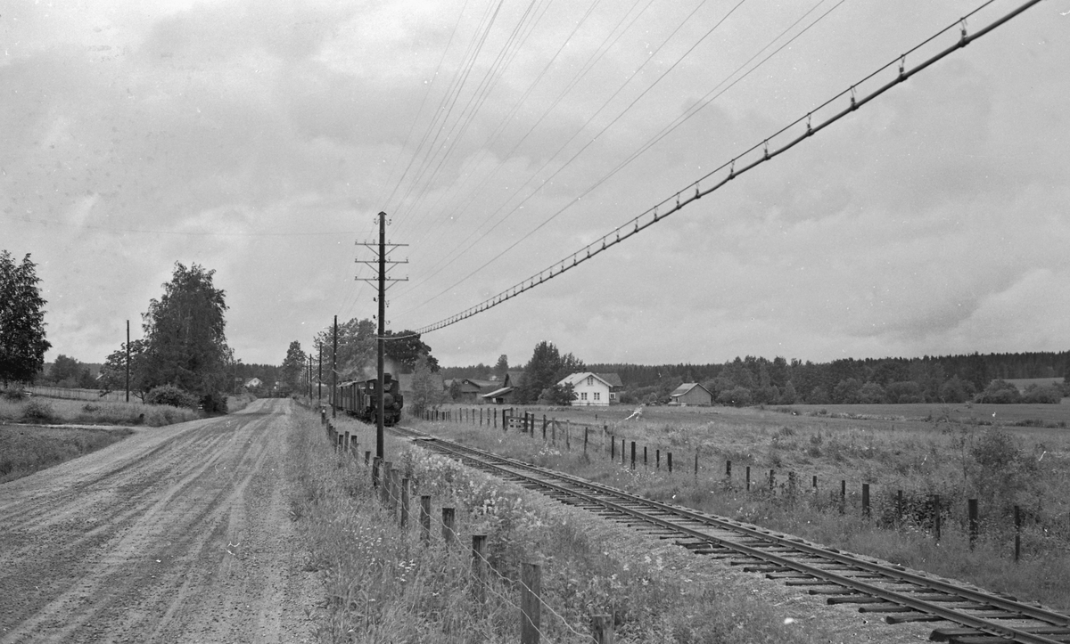 Tog retning Skulerud på strekningen Aurskog - Lierfoss.