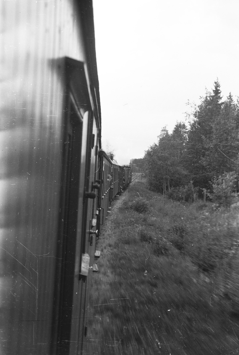 Tog 2051 retning Skulerud underveis fra Finstadbru til Aurskog.