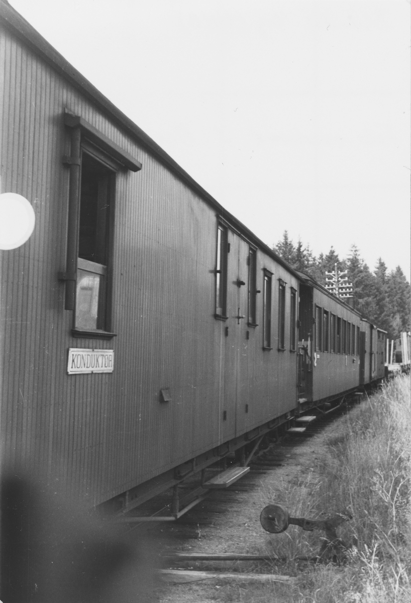 Blandet tog retning Sørumsand ved Hjellebøl stasjon.