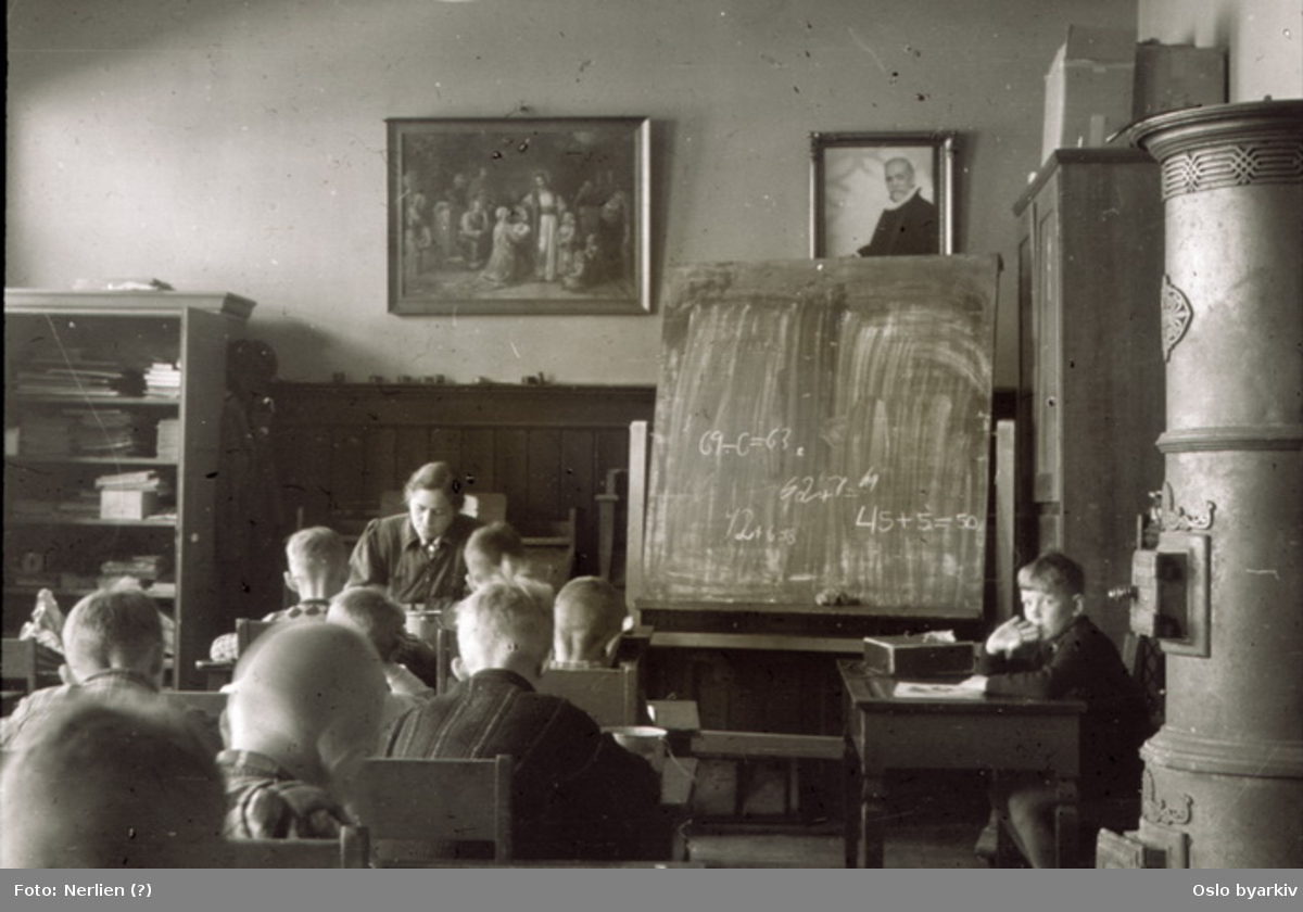 Undervisning i provisoriske lokaler ved Sagene skole under okkupasjonen.
