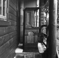 Skap fra Tjelle, eies av Lars Horsgård og oppbevares på hans