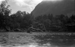 "nr 217. Oddvar med st Litlvatnet i 1941".