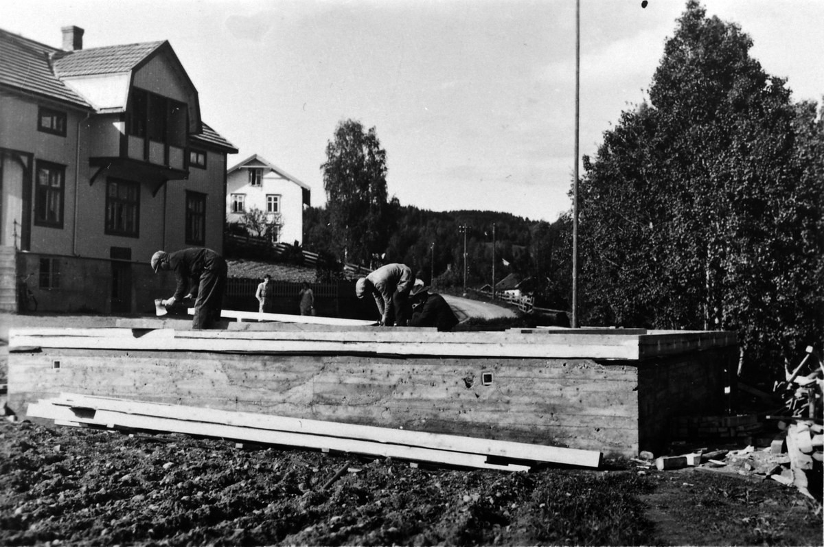 Bygging av Granlia i Moelv, Ringsaker Blad, Åsmarkvegen.