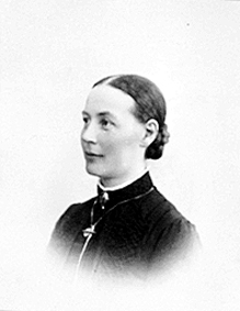 PORTRETT: FRU LENSMANN DAHL, VANG. Antonette Dahl f. Berbom (1856-1943). Gift med Lensmann Hans Dahl, først lensmann i Biri, siden i Ringebu