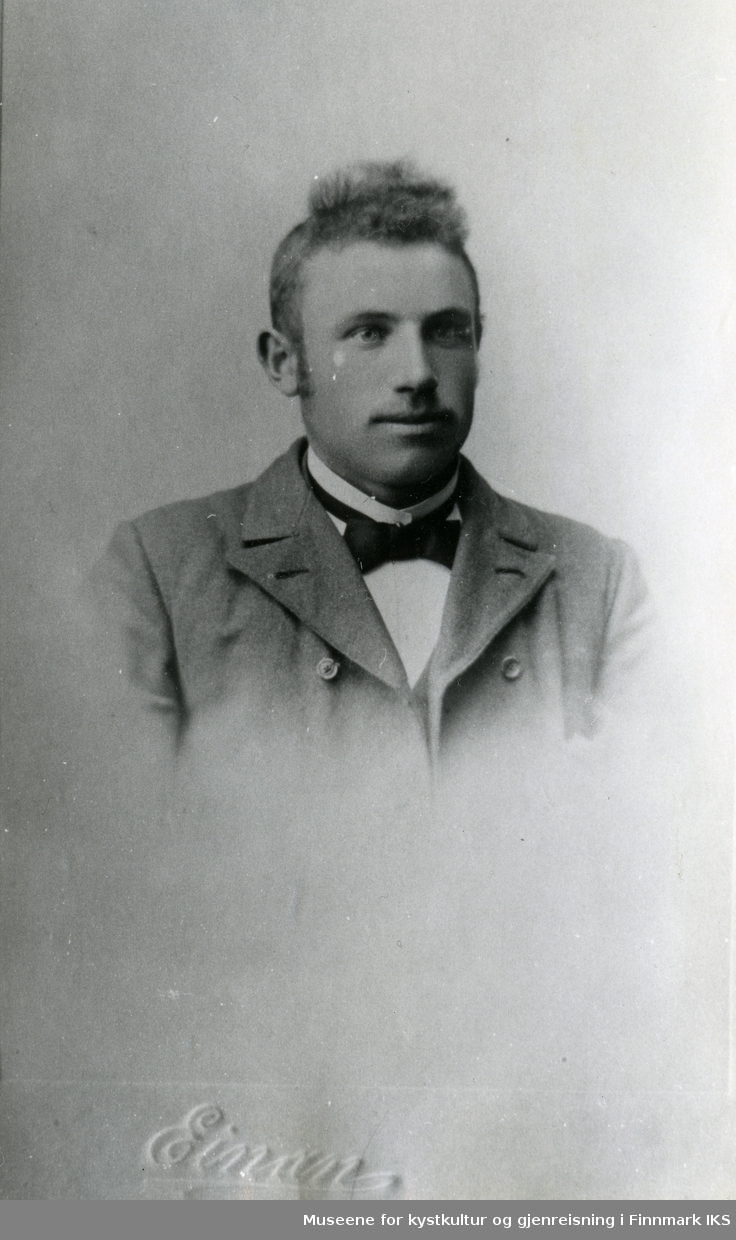 Portrett av Oluf Jørgensen. Sandfjorden i Gamvik Kommune. 1910/20