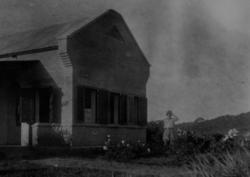 Fra en av bestyrerboligene til selskapet URCEL i Uganda.