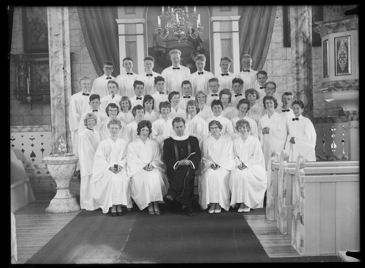 Konfirmanter I Os Kirke 1960 R rosmuseet DigitaltMuseum