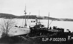 Dampskipet "Vaagen"[?] fotografert ved kaia til Schwencke & 