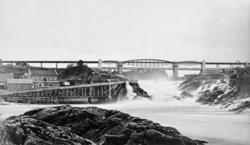 Bru over Glomma ved Sarpsfossen