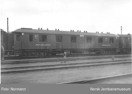 NSB sovevogn litra Co1a nr. 200, skiltet Oslo Ø - Stockholm C