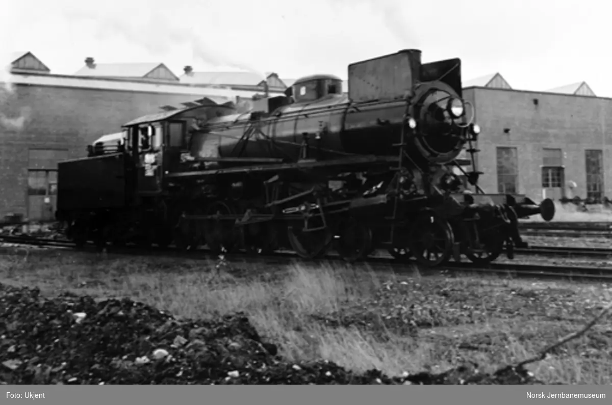 Damplokomotiv type 26a nr. 215 ferdig etter hovedrevisjon på Verkstedet Grorud, som det siste damplokomotiv som fikk hovedrevisjon der
